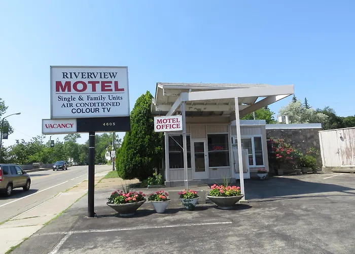 Riverview Motel