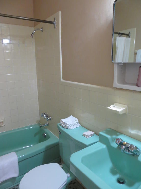Riverview Motel 2*